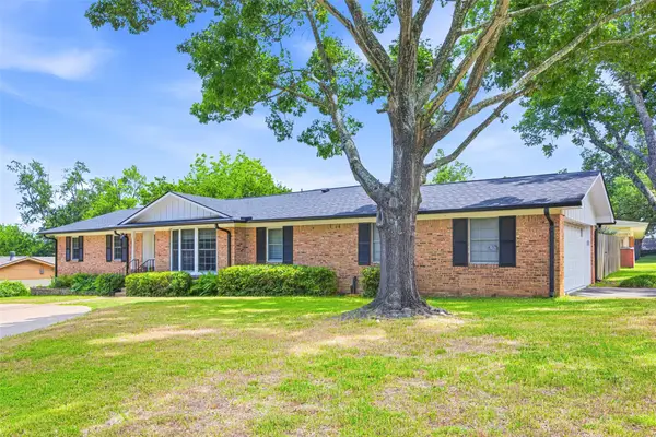 1901 Sterling Drive, Tyler, TX 75701