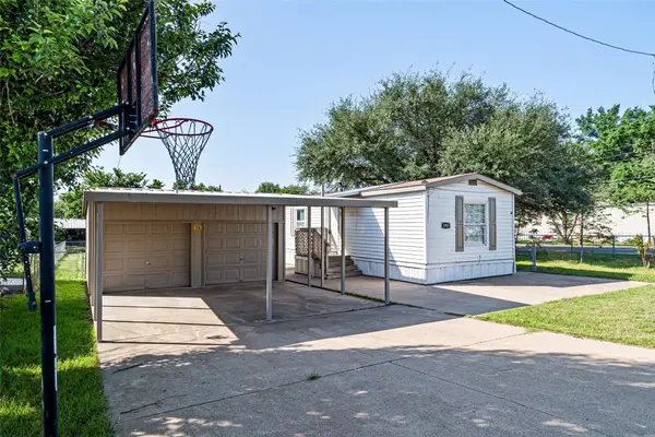 4001 Gloria Drive, Granbury, TX 76049