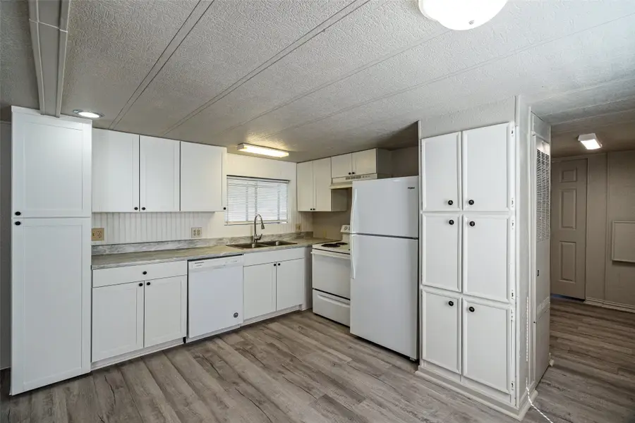 4001 Gloria Drive, Granbury, TX 76049 - #2