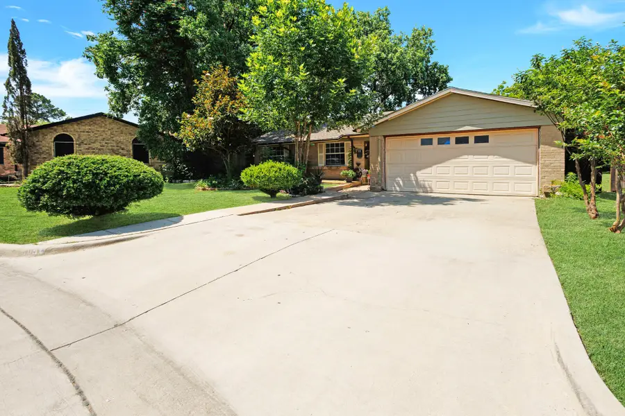 509 E Phillips Court, Grand Prairie, TX 75051 - #2