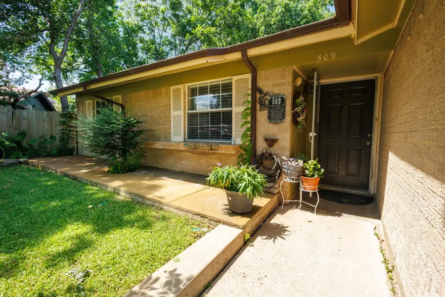509 E Phillips Court, Grand Prairie, TX 75051 - #3