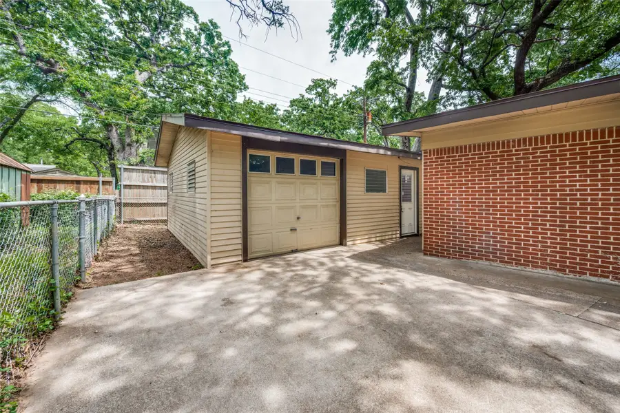 1305 W Lavender Lane, Arlington, TX 76013 - #3