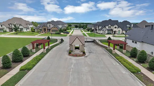 1108 Knoll Crest Drive, Mansfield, TX 76063