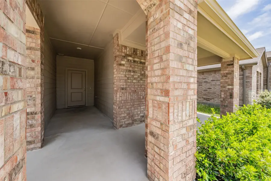 304 Abingdon Street, Azle, TX 76020 - #2