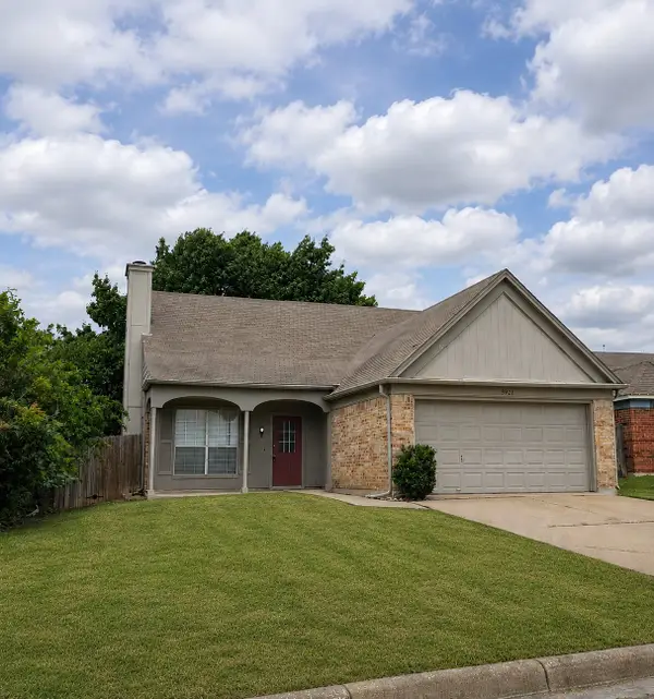 3921 Huckleberry Drive, Fort Worth, TX 76137