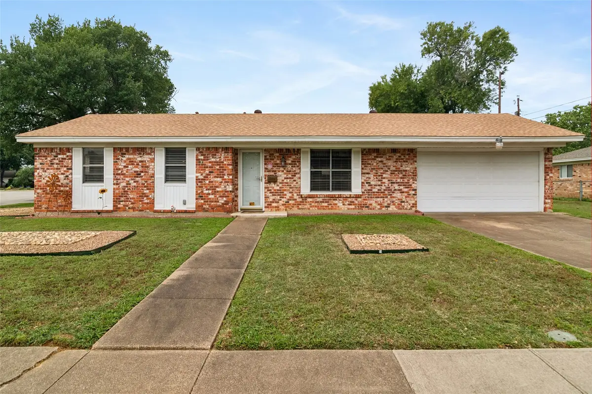 937 Patricia Street, Irving, TX 75060 - #1