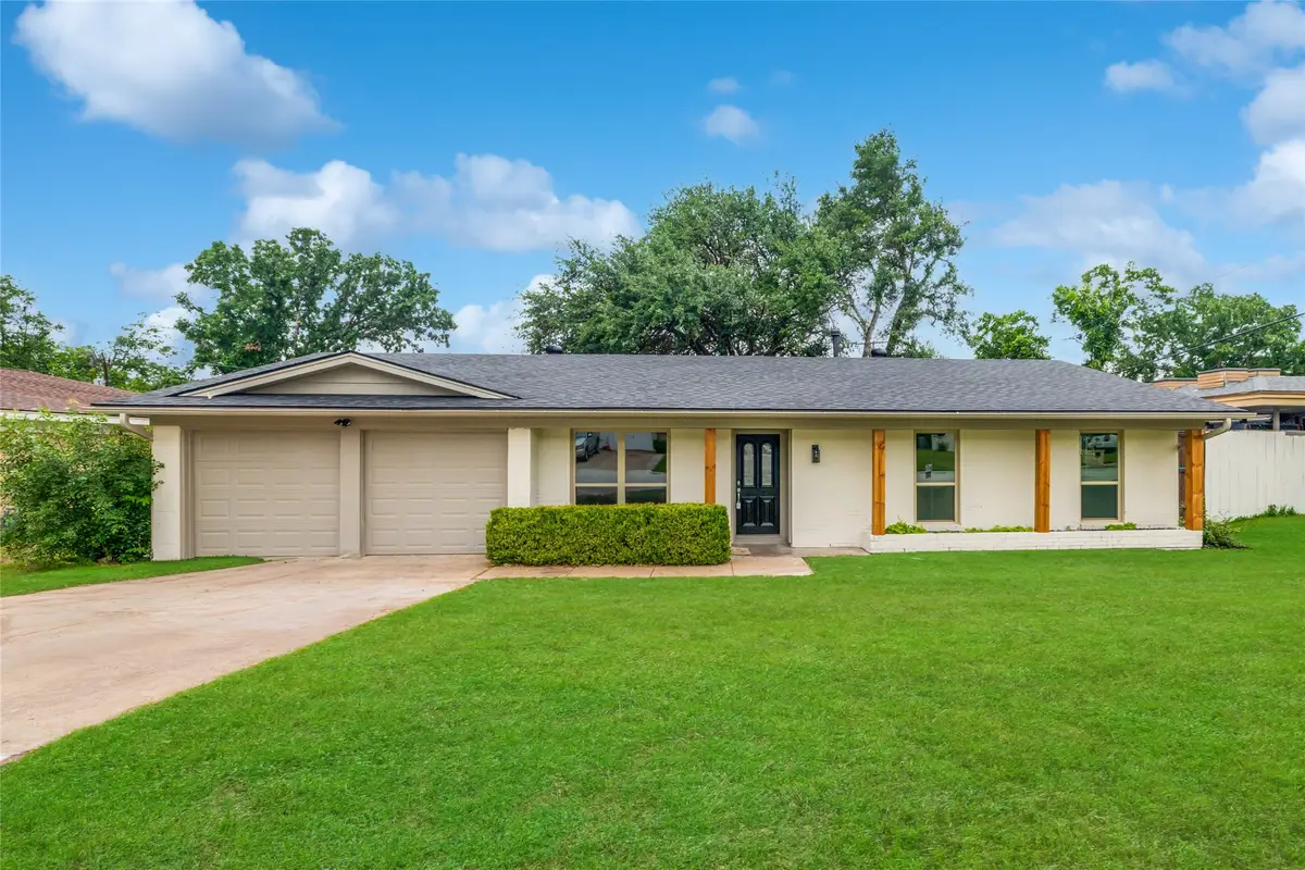 2004 York Drive, Edgecliff Village, TX 76134 - #1