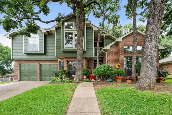 6616 Shorewood Drive, Arlington, TX 76016
