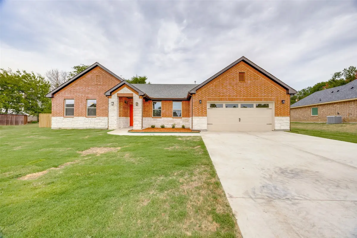 1704 Kings Lane, Commerce, TX 75428 - #1