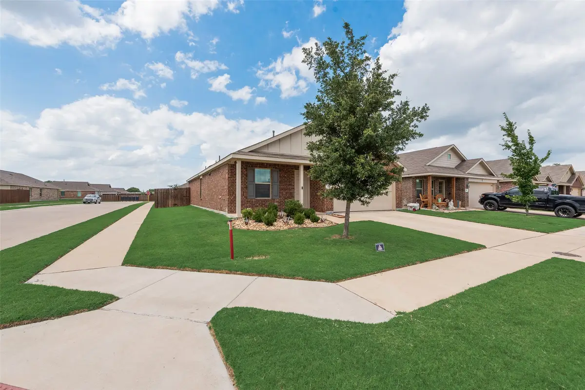 712 Odlozil Lane, Ennis, TX 75119 - #1