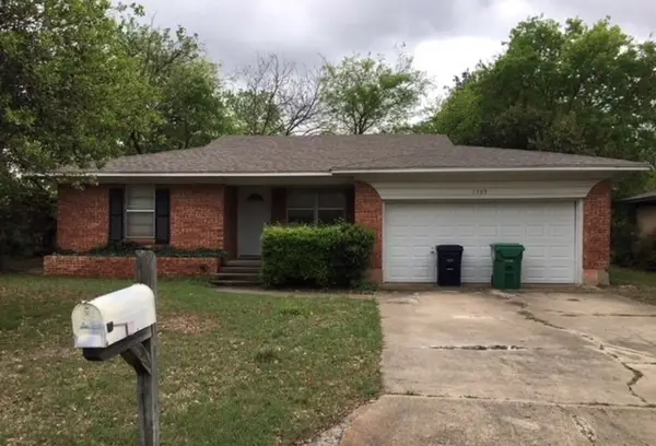 1705 Crescent Street, Denton, TX 76201