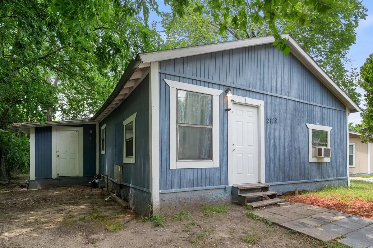 2118 W 12th Avenue, Corsicana, TX 75110 - #1