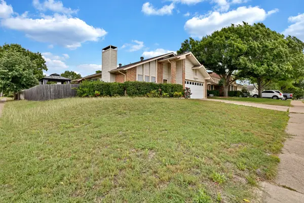 5901 Chisholm Trail, Haltom City, TX 76148