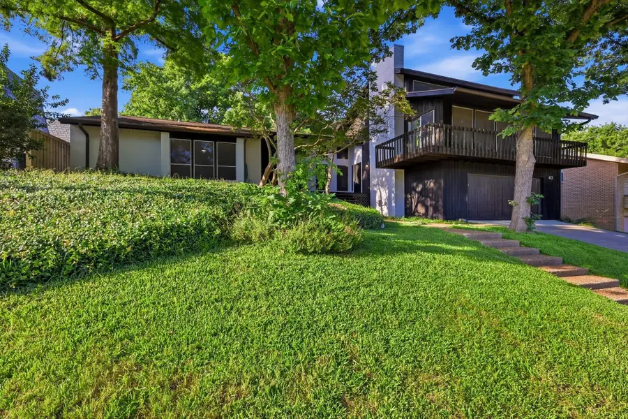 413 Rochelle Boulevard, Irving, TX 75062 - #2