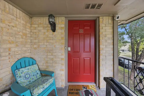 4320 Bellaire Drive S #221W, Fort Worth, TX 76109