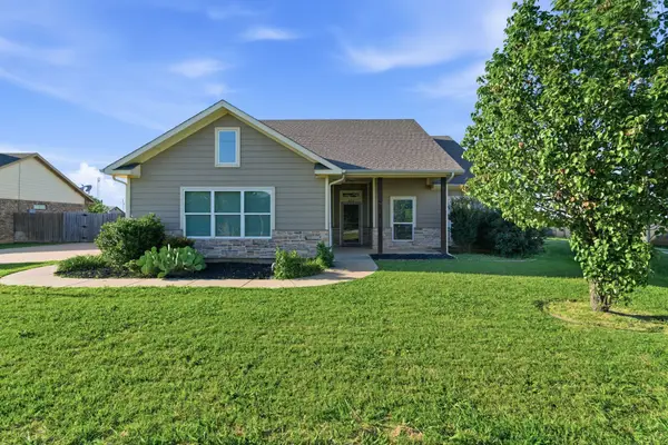 824 E Northside Drive, Pilot Point, TX 76258