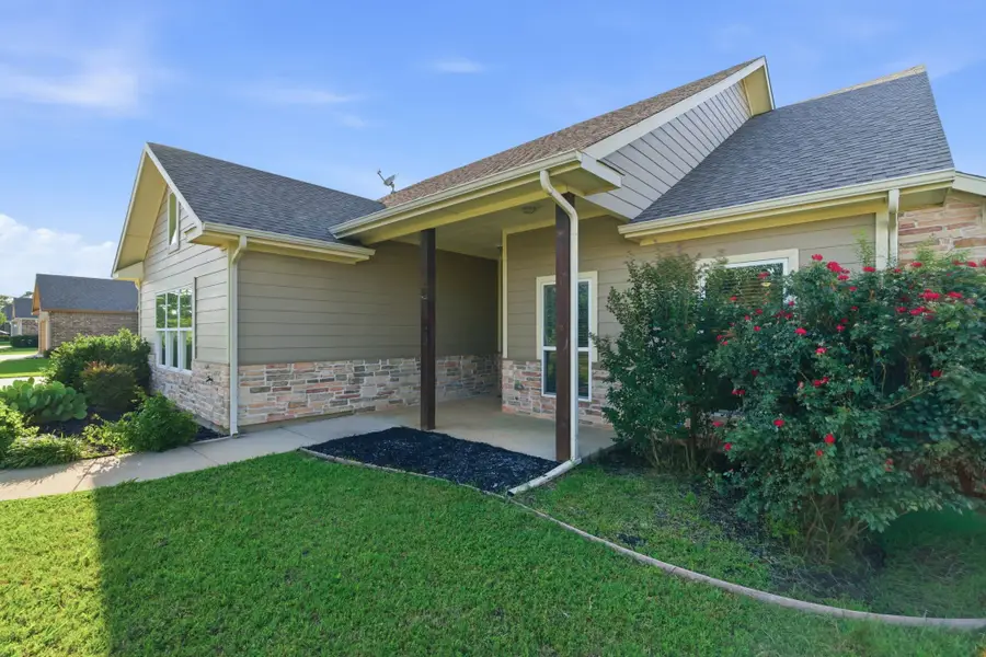 824 E Northside Drive, Pilot Point, TX 76258 - #2