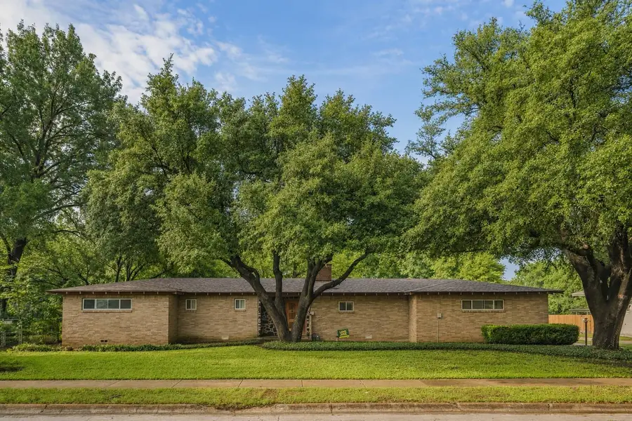 6916 Hovenkamp Avenue, Richland Hills, TX 76118 - #2