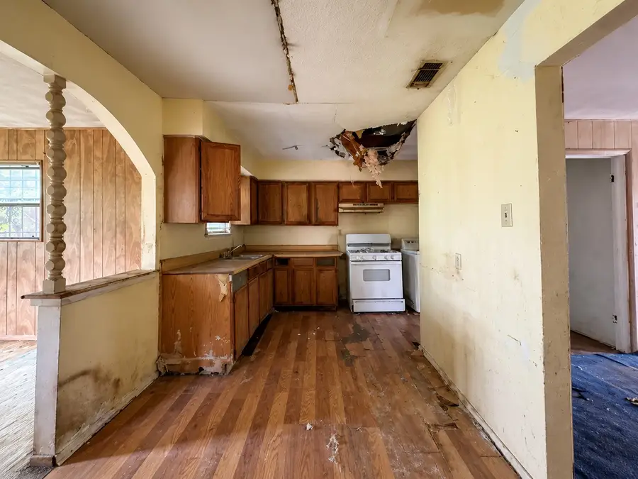 2951 E Ann Arbor Avenue, Dallas, TX 75216 - #3
