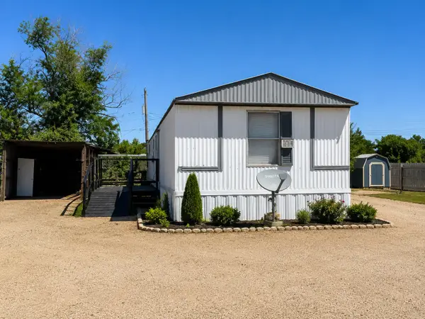 209 E Marivena Street, Floydada, TX 79235
