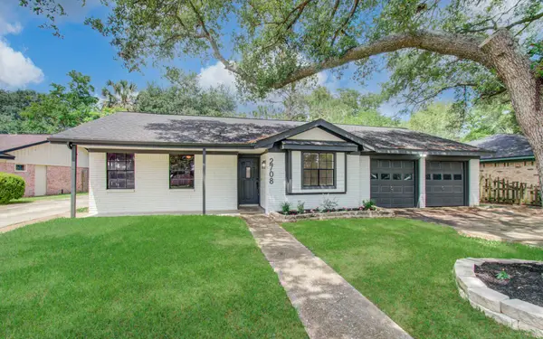 2708 Tallow Street, Alvin, TX 77511