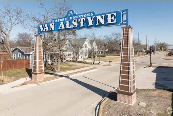 754 N Main Drive, Van Alstyne, TX 75495 - #3