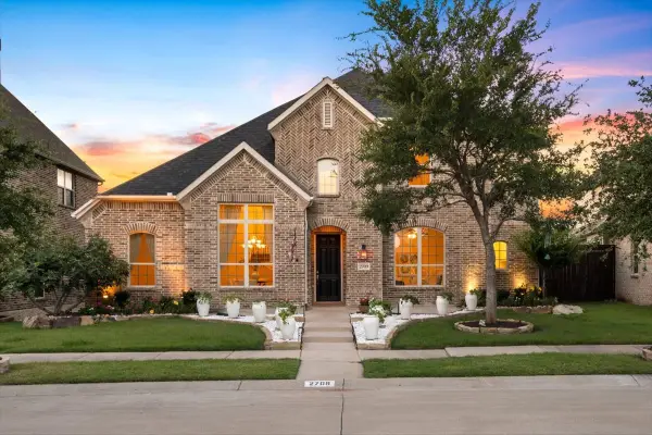 2709 Damsel Bella Boulevard, Lewisville, TX 75056