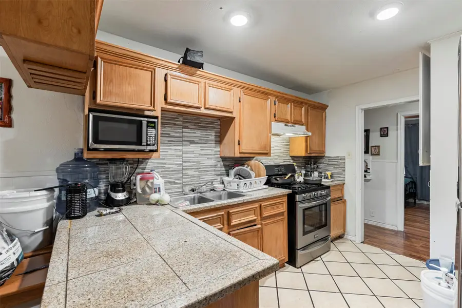 2211 Cloverdale Street, Arlington, TX 76010 - #3