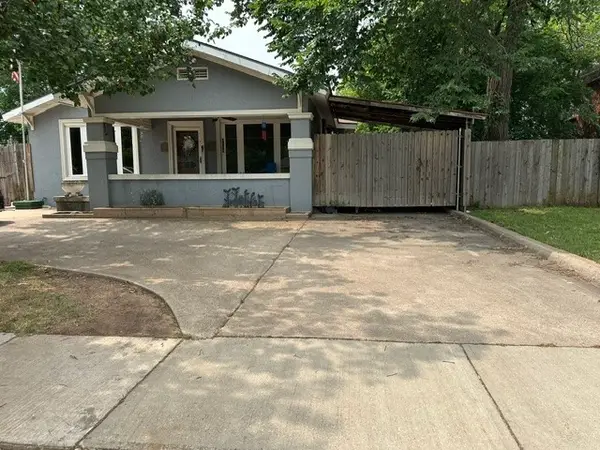 3620 Meadowbrook Dr, Fort Worth, TX 75103