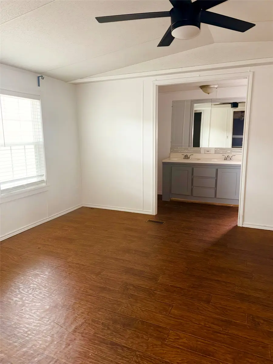 4208 Vista Del Sol Drive, Fort Worth, TX 76119 - #2