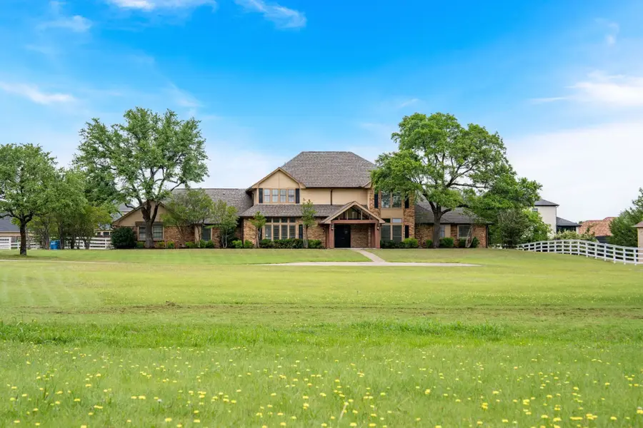 915 W Pleasant Run Road, Desoto, TX 75115 - #2