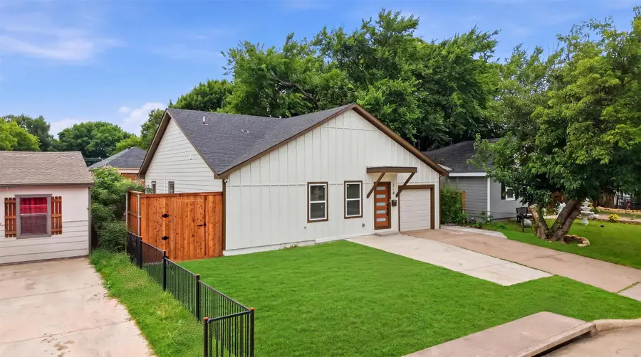 518 Royal Avenue, Grand Prairie, TX 75051 - #2