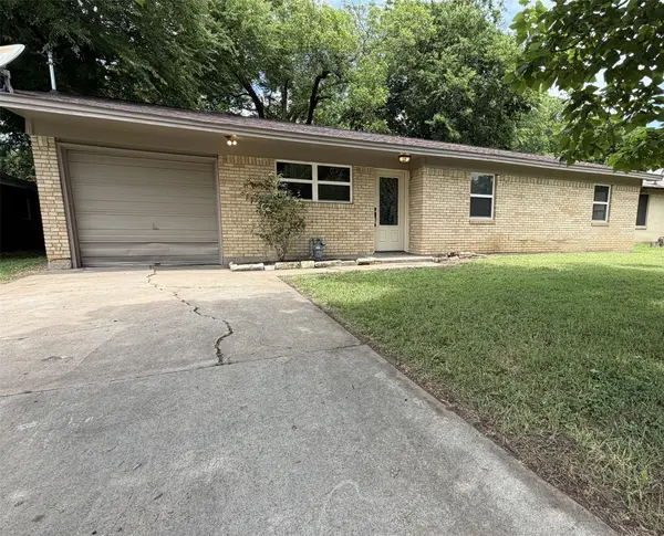 542 W Wilson Street, Cleburne, TX 76033