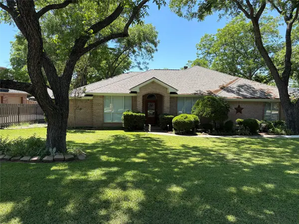 8912 Green Leaves Drive, Granbury, TX 76049
