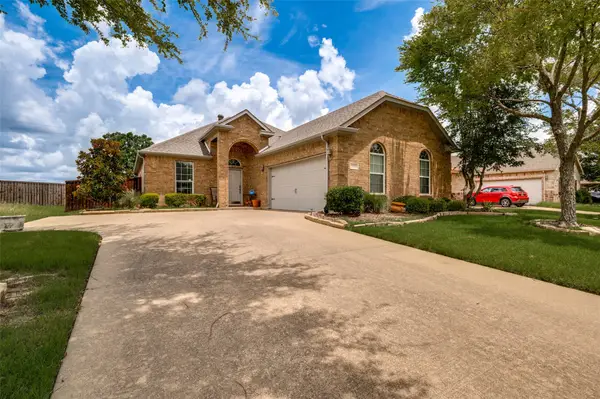 105 High Meadow Road, Red Oak, TX 75154