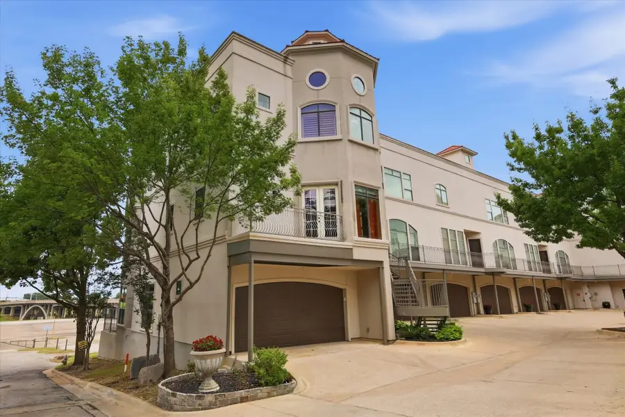 410 Mills Street, Fort Worth, TX 76102 - #3