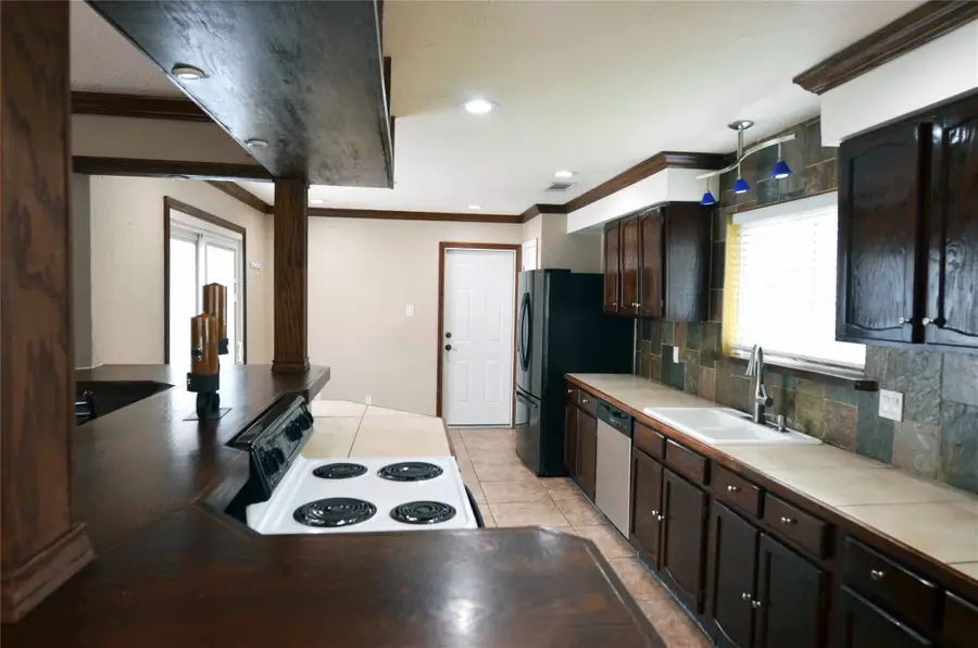 2406 Redbrook Court, Arlington, TX 76014 - #2