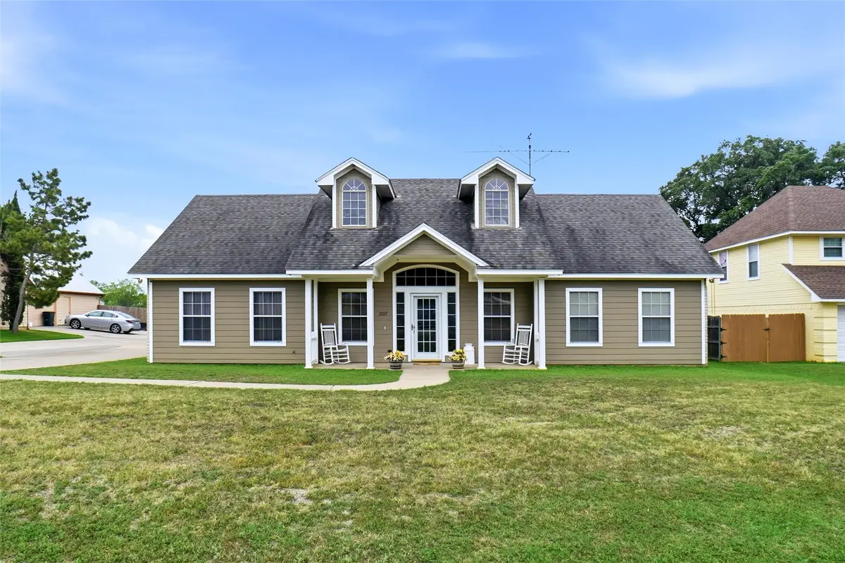 207 Bonita Drive, Granbury, TX 76049 - #1