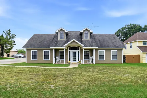 207 Bonita Drive, Granbury, TX 76049