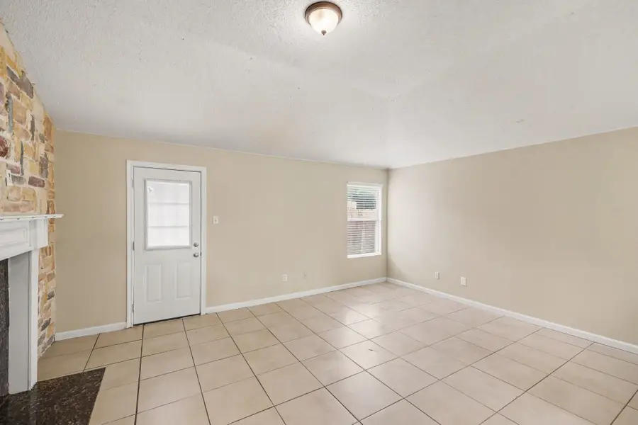 800 Castlewick Court, Arlington, TX 76018 - #2