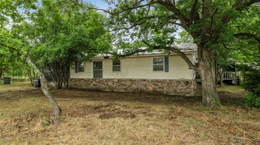 306 Denver Road, Sunset, TX 76270 - #2
