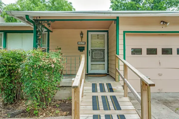 3825 Byers Avenue, Fort Worth, TX 76107