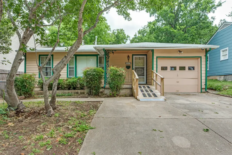 3825 Byers Avenue, Fort Worth, TX 76107 - #2