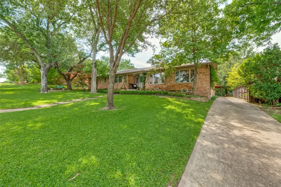 6828 Hyde Park Drive, Dallas, TX 75231 - #2