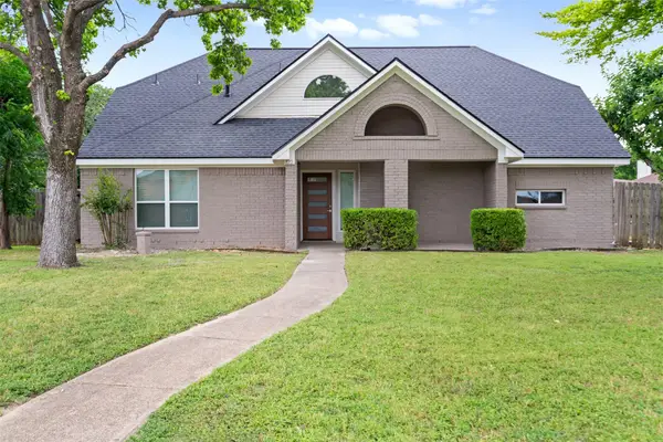 822 Aspen Lane, DeSoto, TX 75115