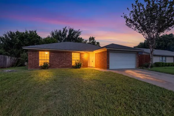 5908 Willow Valley Drive, Arlington, TX 76017
