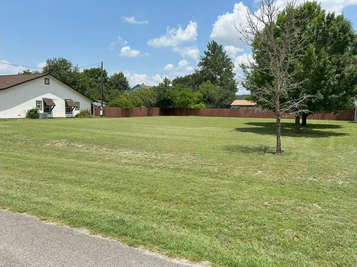 618 Horseshoe Falls Dr, Canyon Lake, TX 78133 - #1