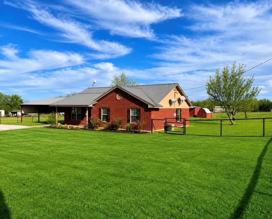 826 Gilliland Road, Springtown, TX 76082 - #2