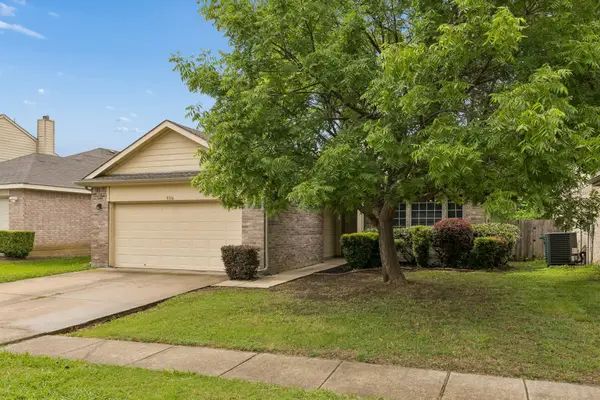 5116 Meridian Lane, Fort Worth, TX 76244