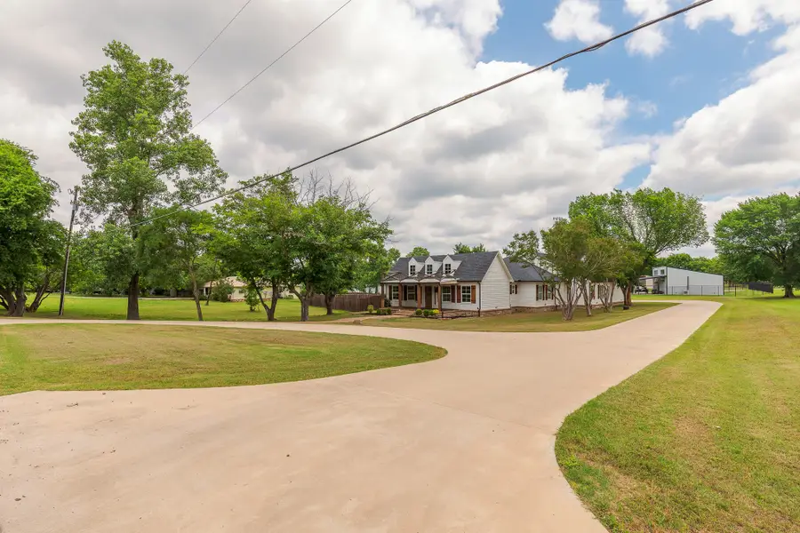 1305 N John Douglas Road, Van Alstyne, TX 75495 - #3
